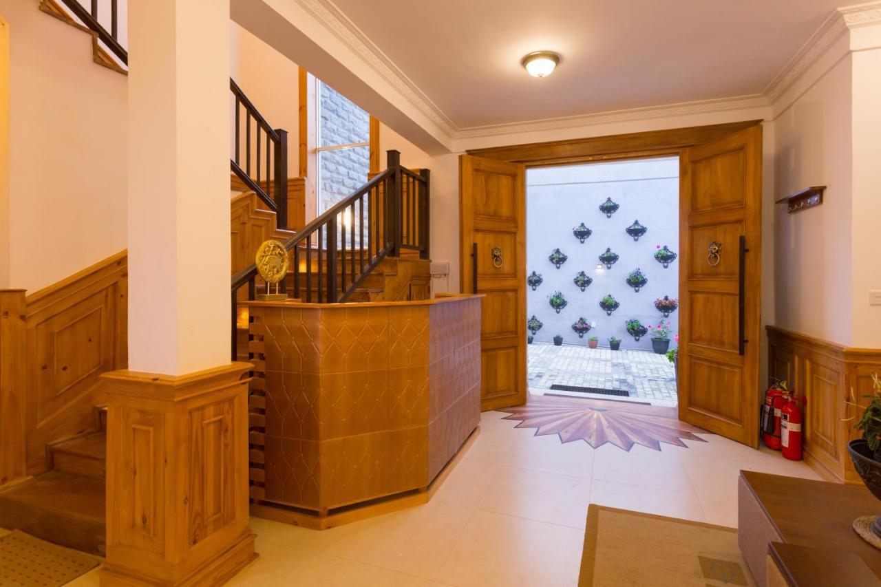 C I Residence Нувара-Элия Экстерьер фото